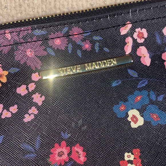 🩷 EUC Steve Madden crossbody - Picture 3 of 4